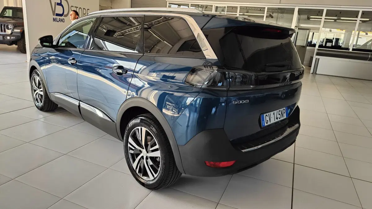 Peugeot 5008 usata a Milano (2)