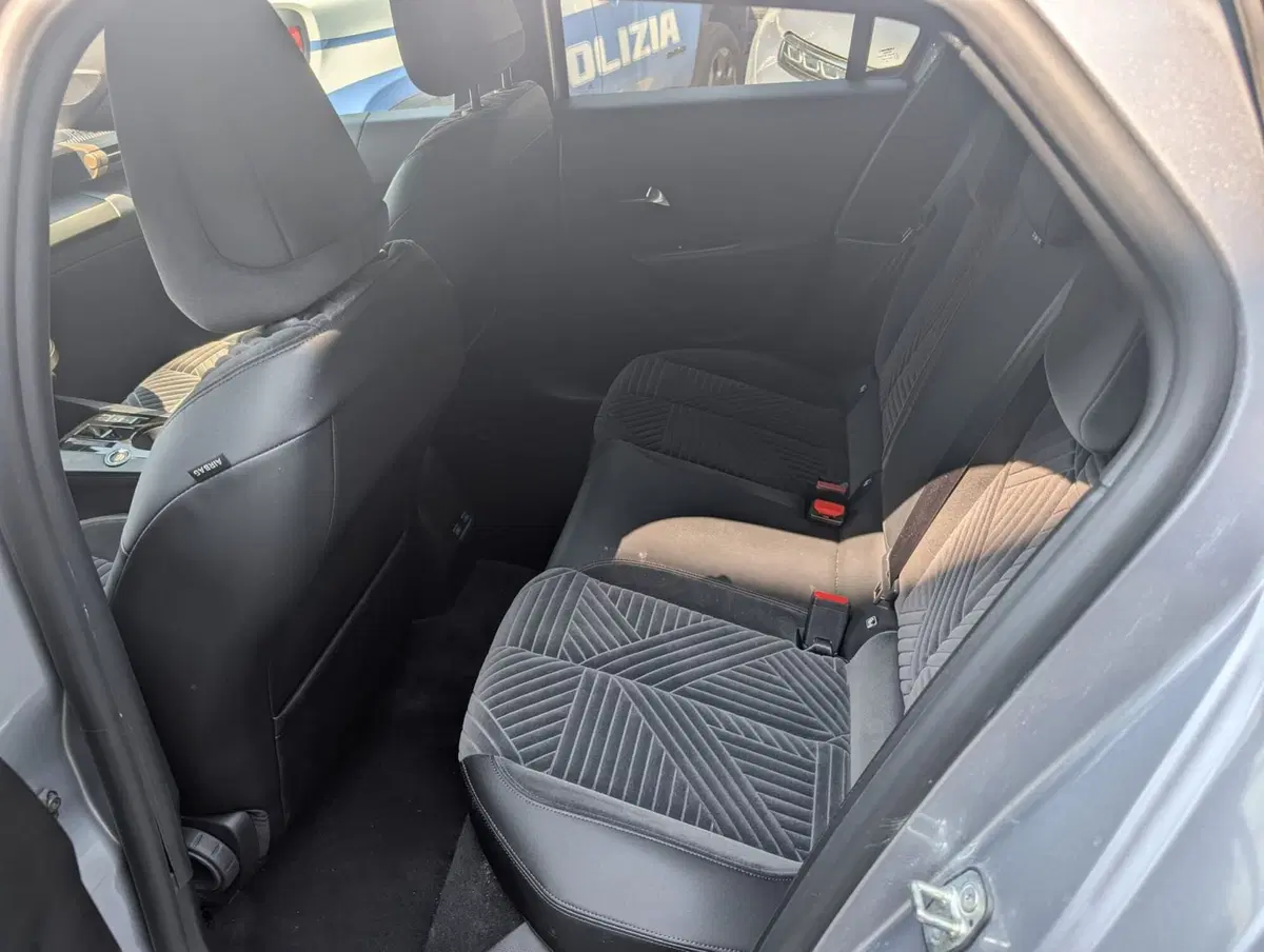 Lancia Ypsilon usata a Milano (8)