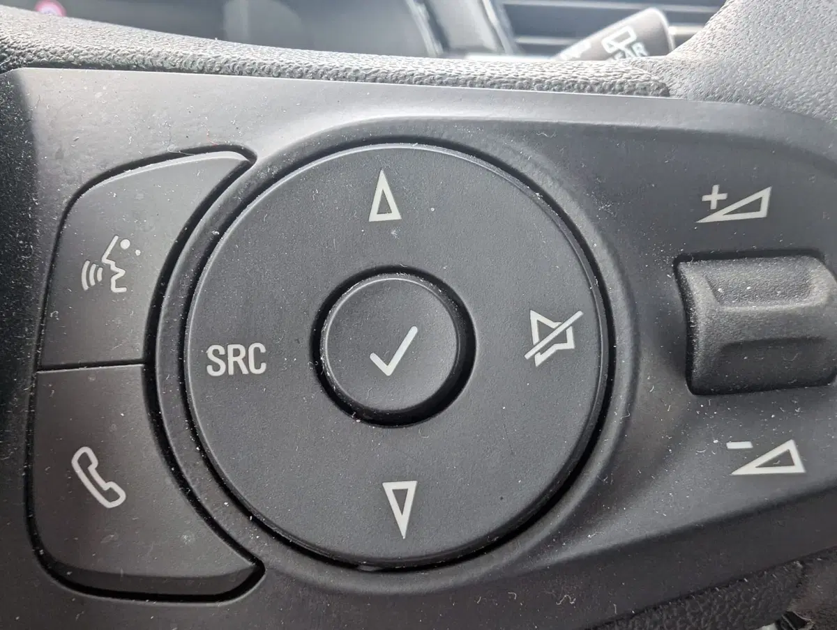 Opel Corsa usata a Milano (14)