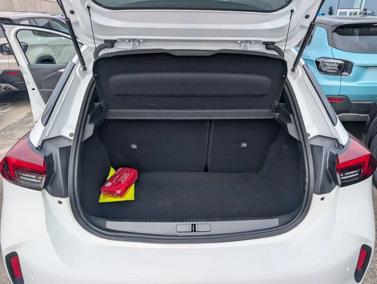 Opel Corsa usata a Milano (8)