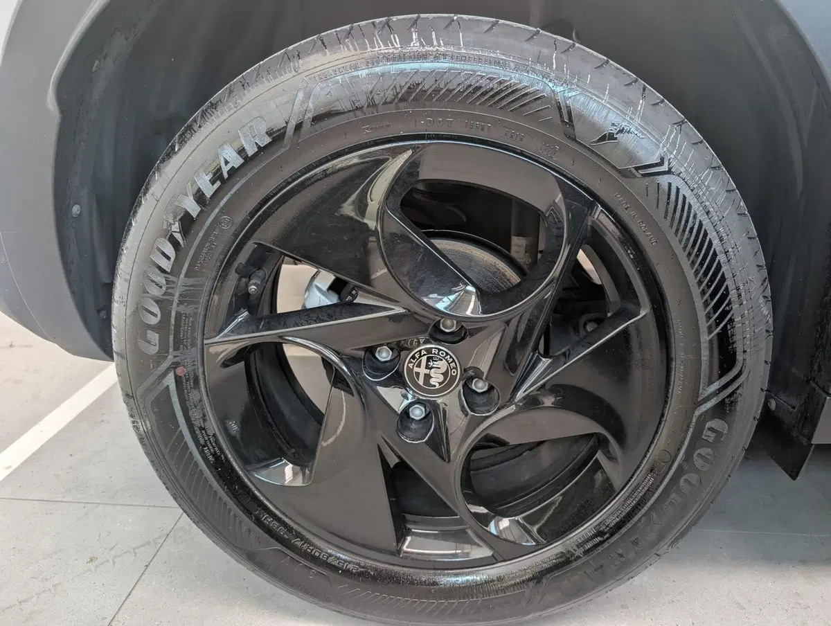 Alfa Romeo Junior usata a Milano (10)