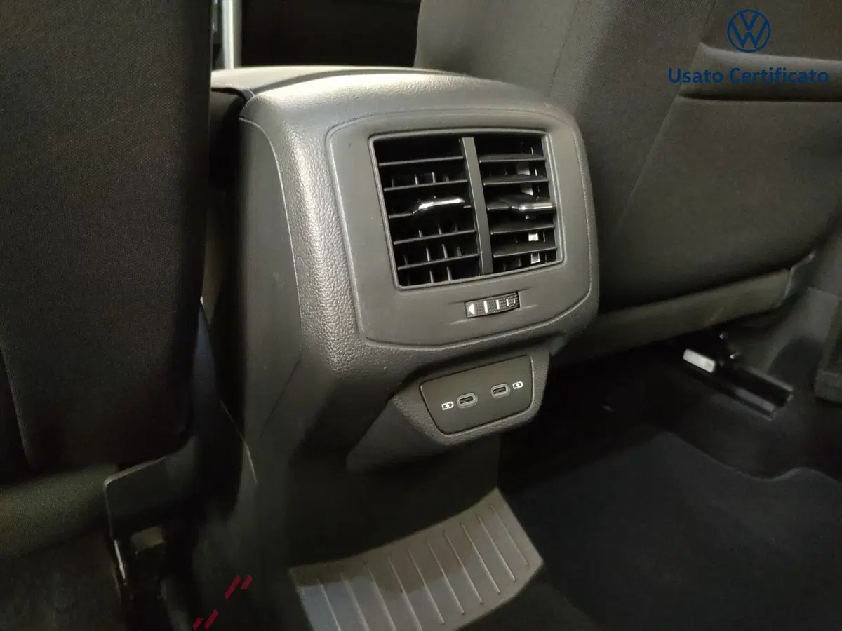 Volkswagen T-Roc usata a Varese (13)