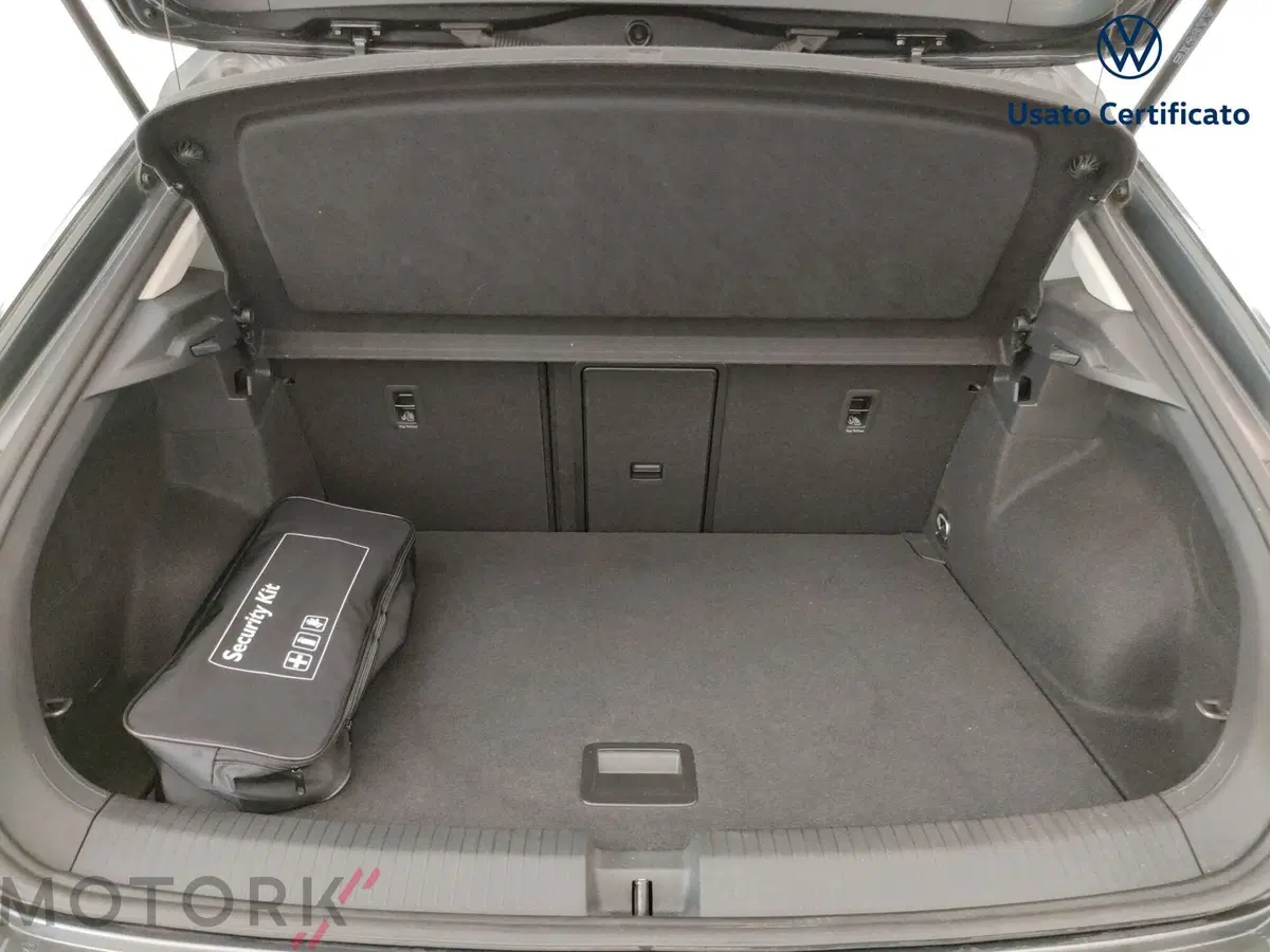 Volkswagen T-Roc usata a Varese (9)