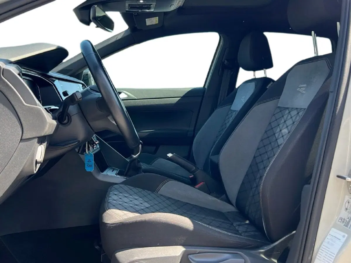 Volkswagen Taigo usata a Siena (11)
