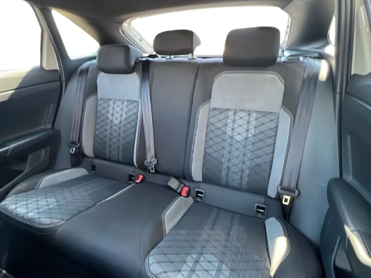 Volkswagen Taigo usata a Siena (12)