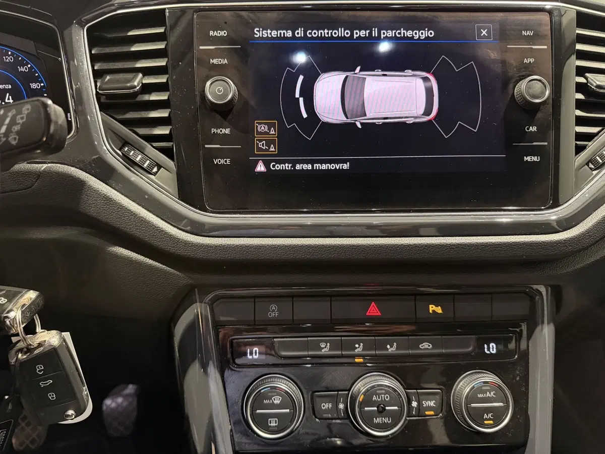 Volkswagen T-Roc usata a Genova (13)