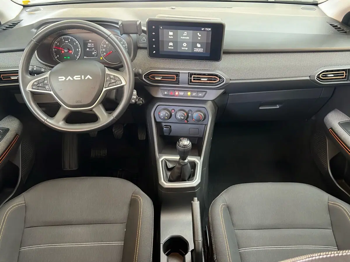 Dacia Sandero usata a Roma (11)