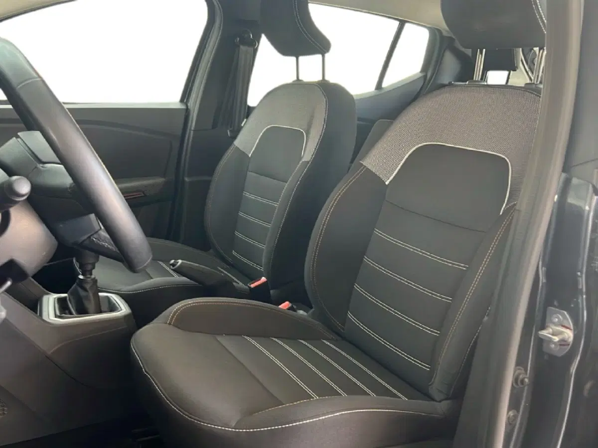 Dacia Sandero usata a Roma (12)