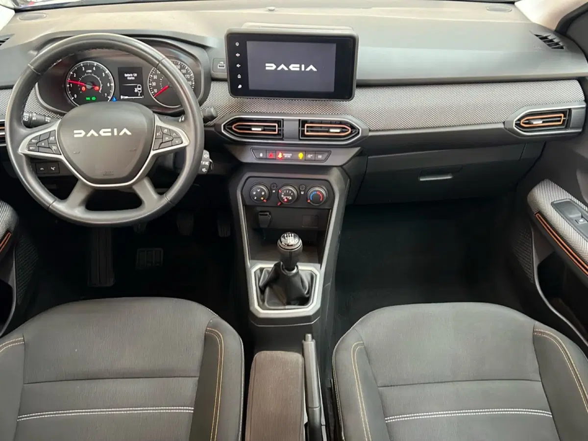 Dacia Sandero usata a Roma (11)