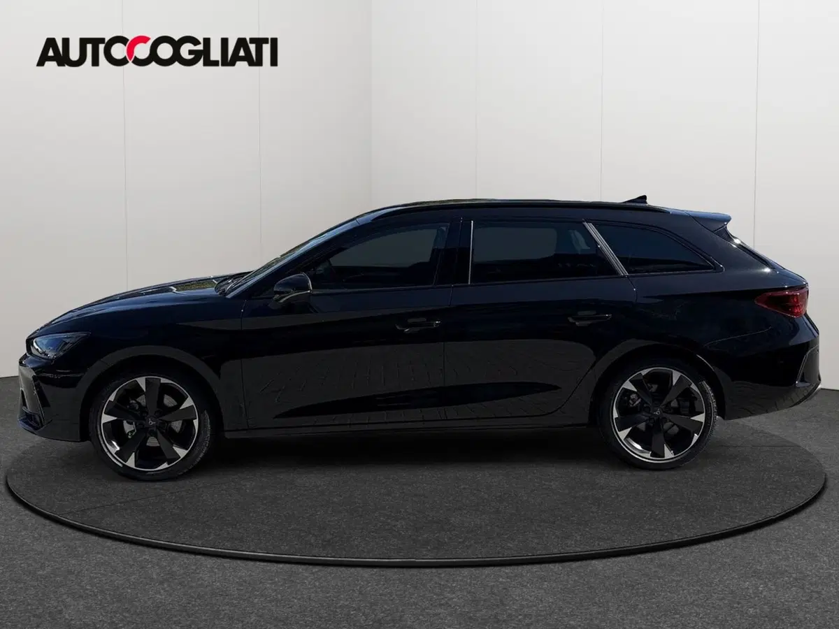 Cupra Leon Station Wagon nuova a Lecco (2)