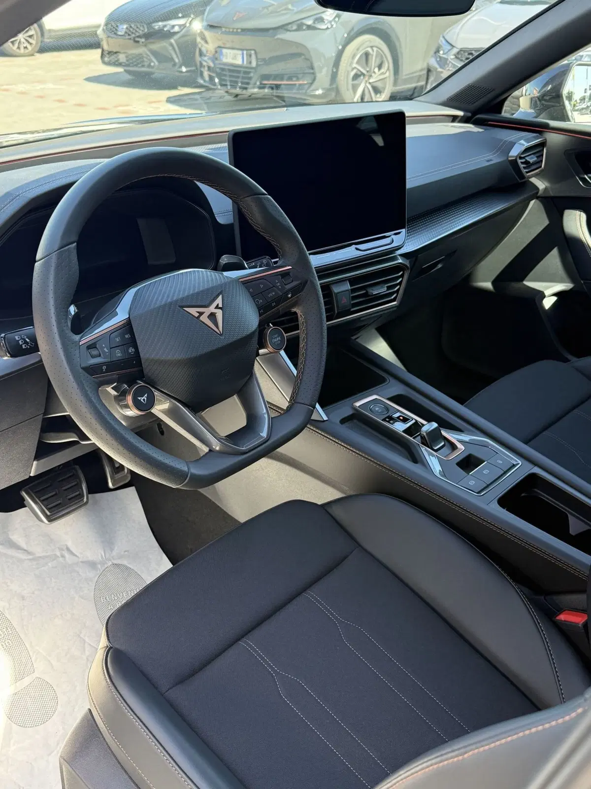 Cupra Leon Station Wagon nuova a Lecco (4)