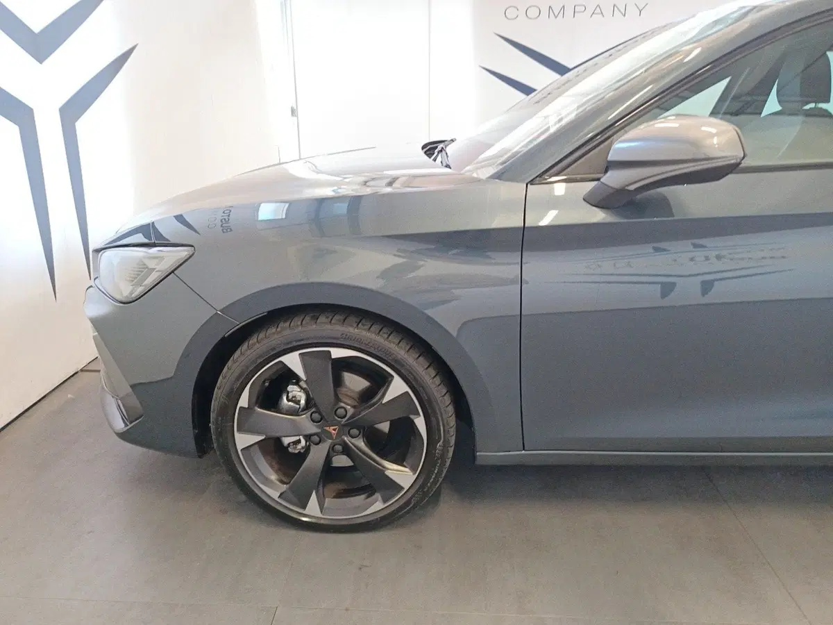 Cupra Leon usata a Varese (7)