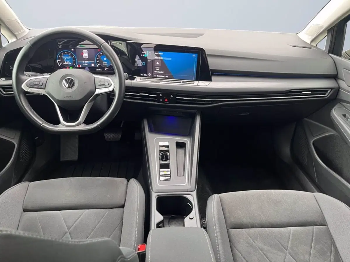 Volkswagen Golf Variant usata a Milano (11)