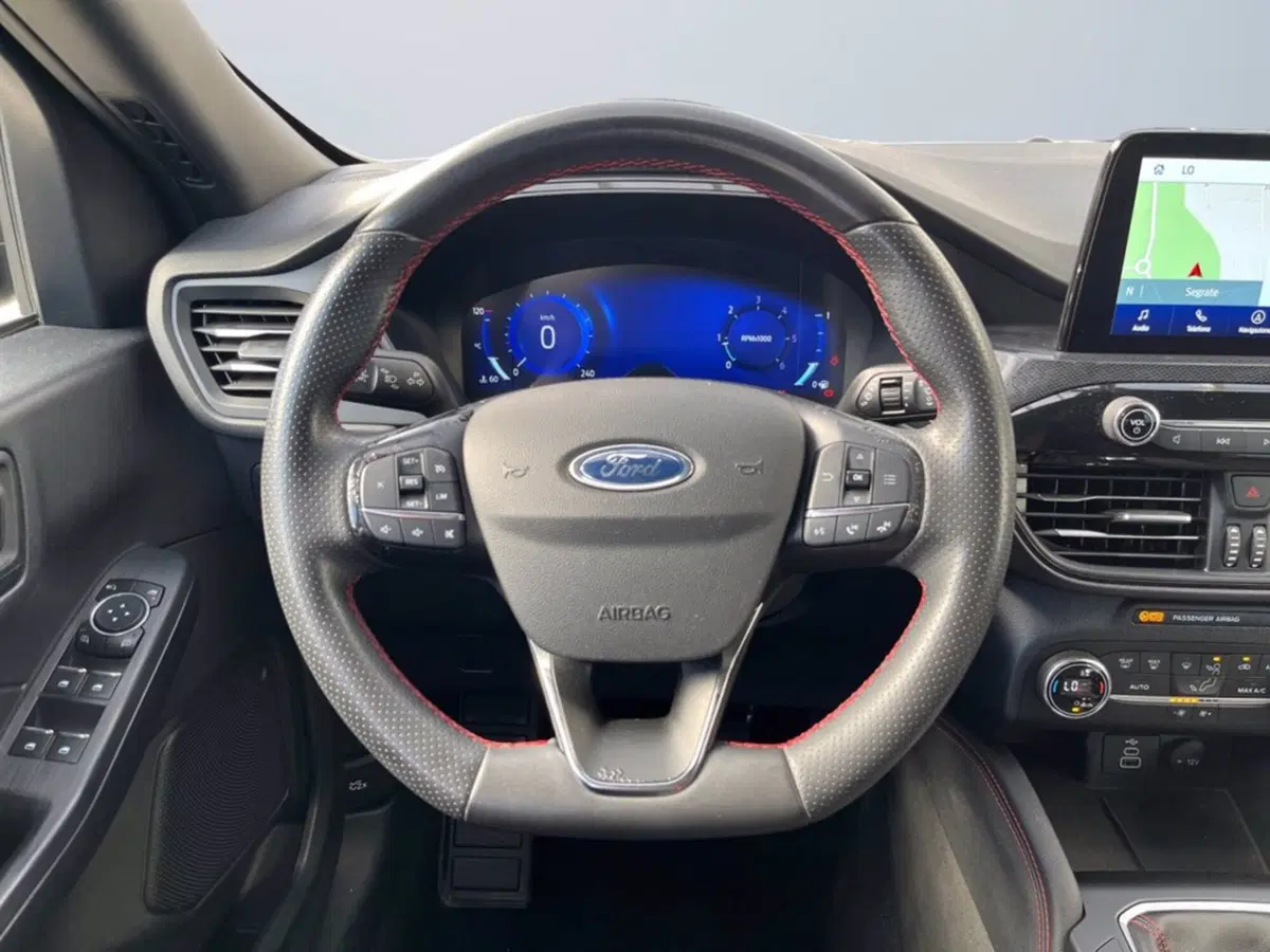 Ford Kuga usata a Milano (13)
