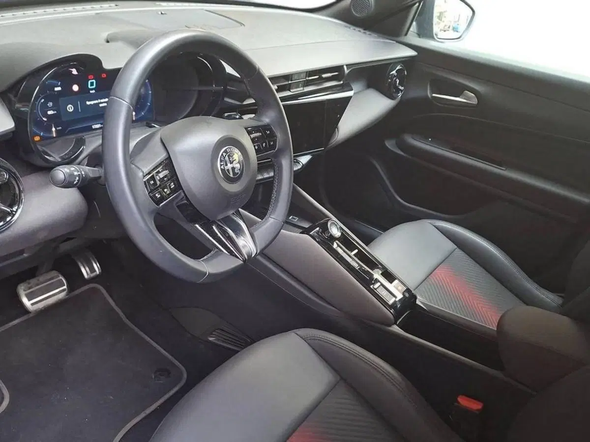 Alfa Romeo Junior usata a Torino (10)