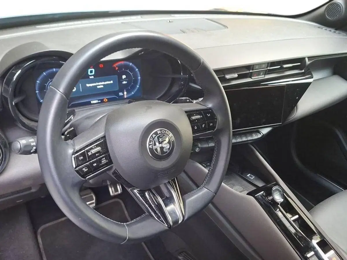 Alfa Romeo Junior usata a Torino (9)