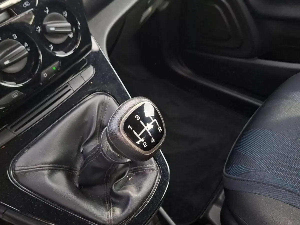 Lancia Ypsilon usata a Torino (8)