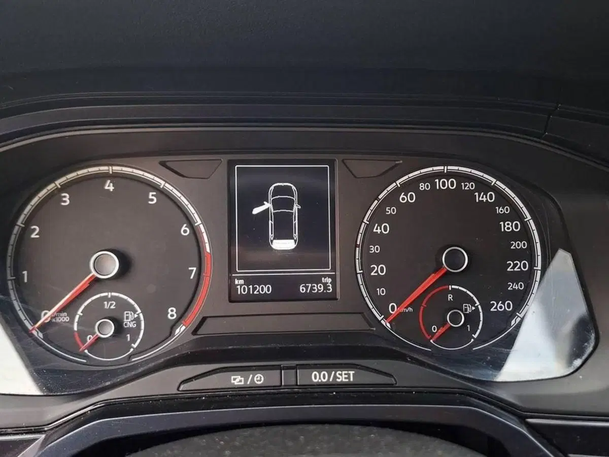Volkswagen Polo usata a Torino (8)