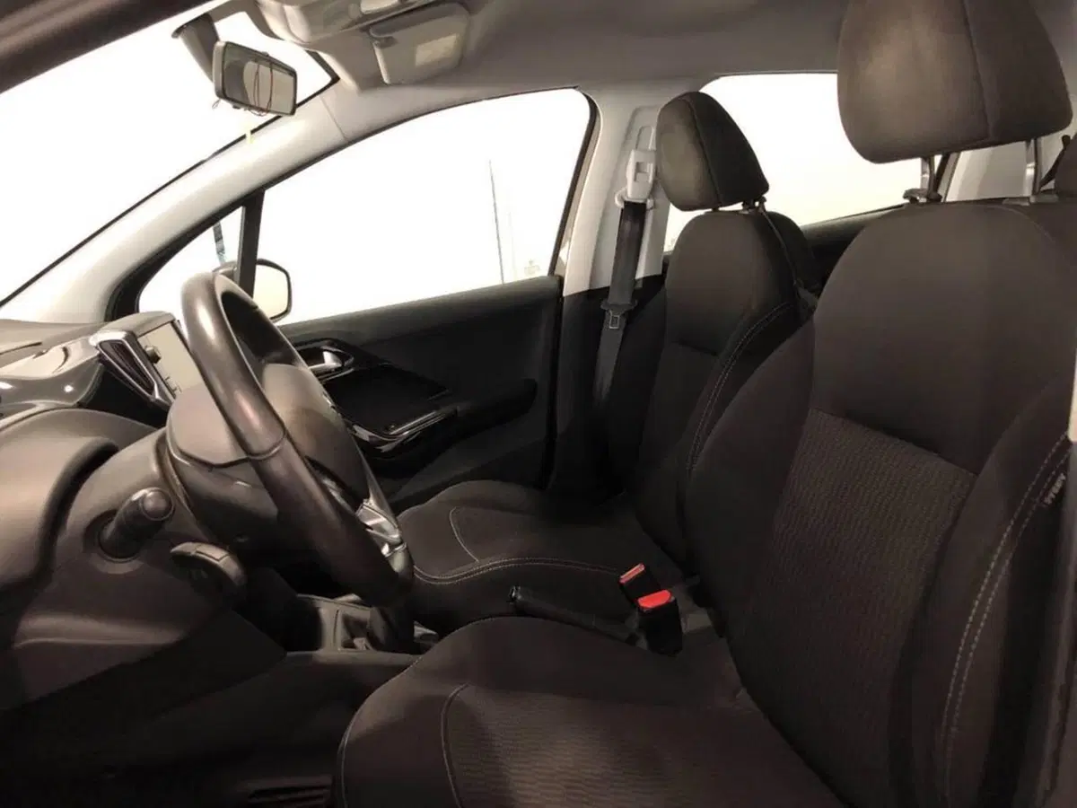 Peugeot 208 usata a Torino (13)