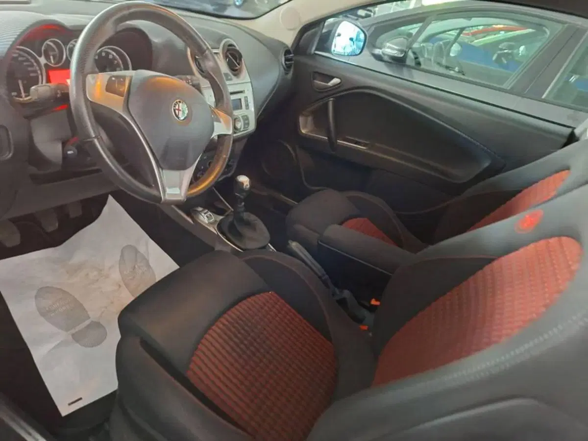 Alfa Romeo MiTo usata a Torino (9)