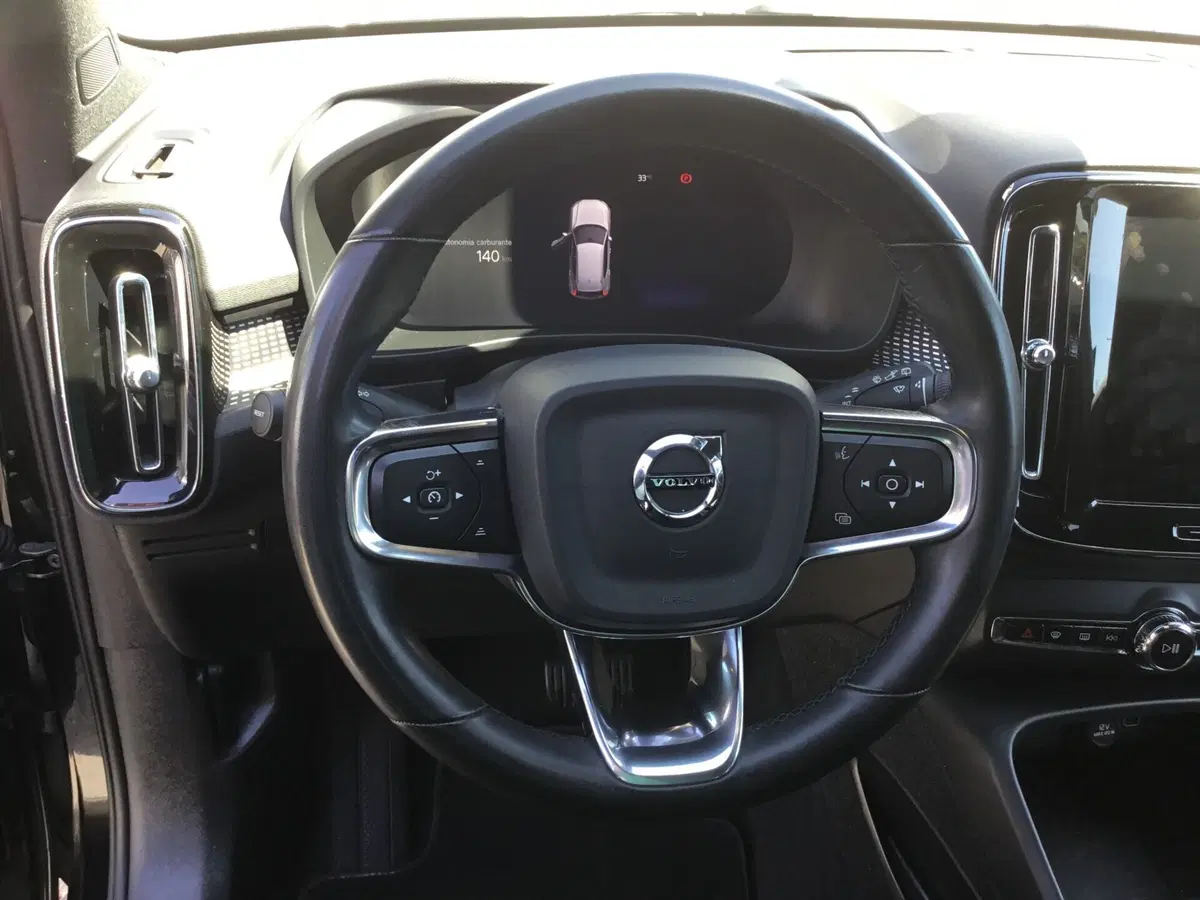 Volvo XC40 usata a Napoli (10)