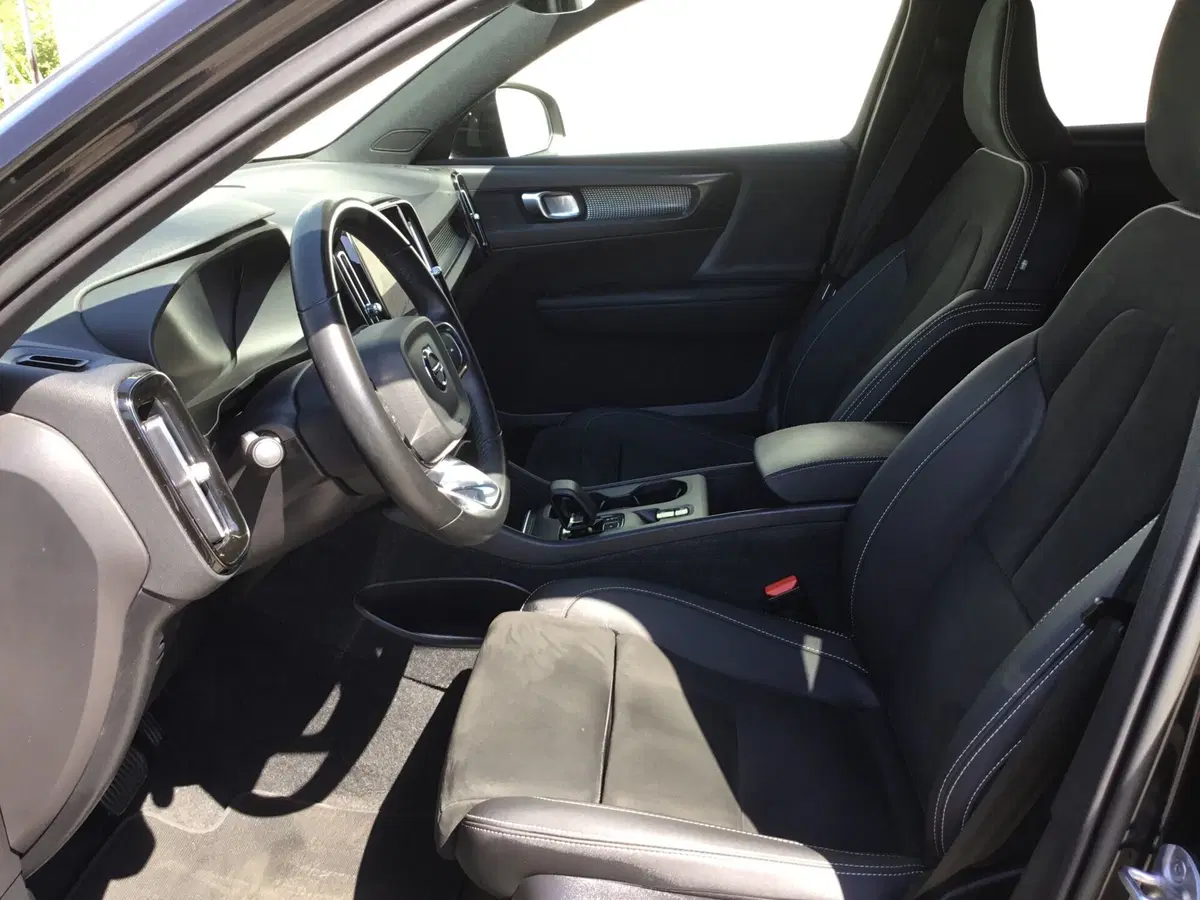 Volvo XC40 usata a Napoli (15)