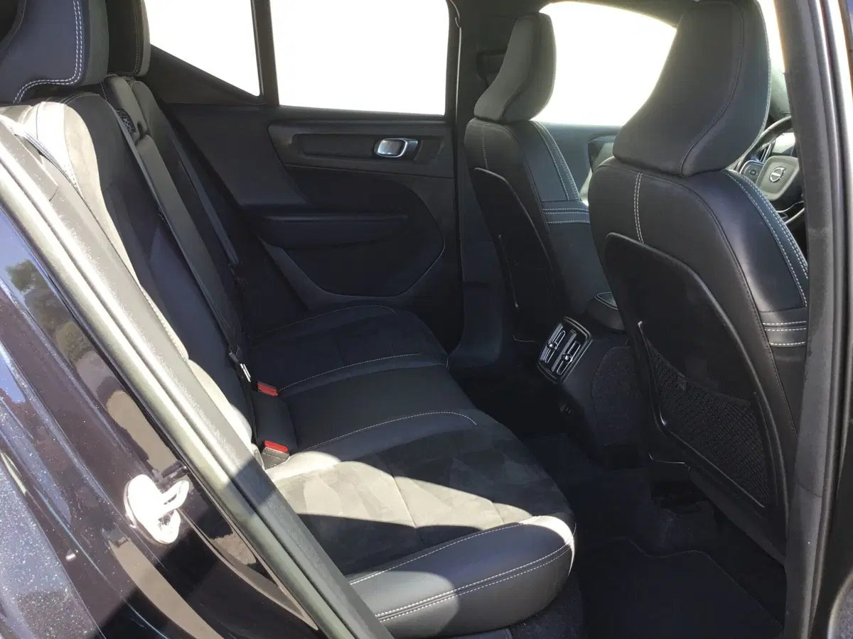 Volvo XC40 usata a Napoli (17)