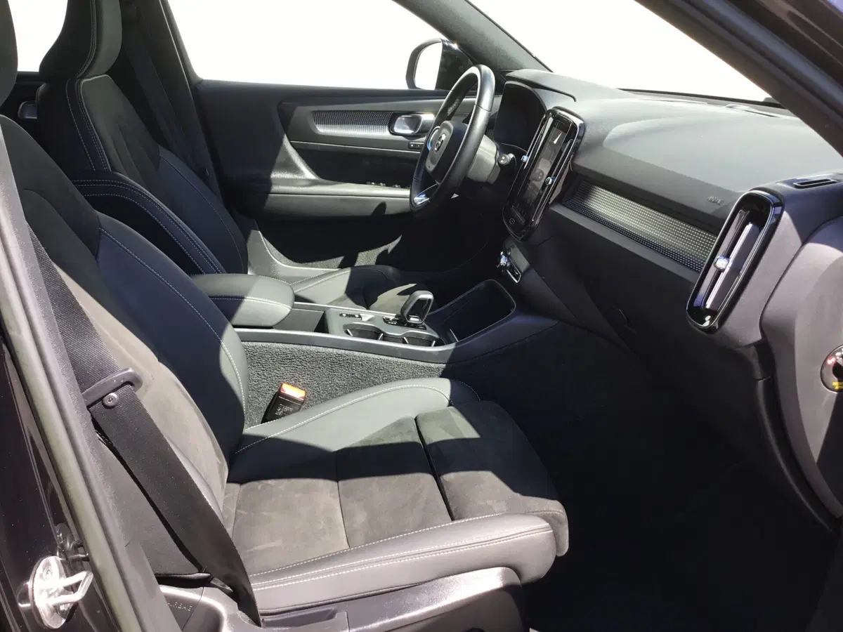 Volvo XC40 usata a Napoli (18)