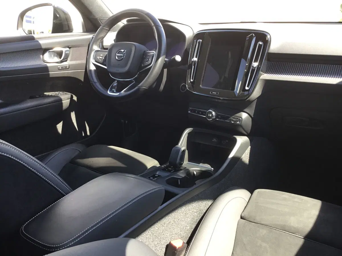 Volvo XC40 usata a Napoli (9)