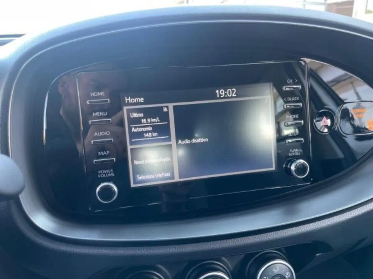 Toyota Aygo X usata a Vercelli (10)