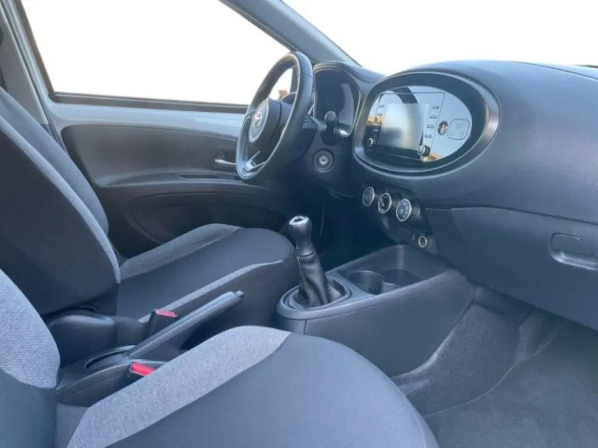 Toyota Aygo X usata a Vercelli (15)