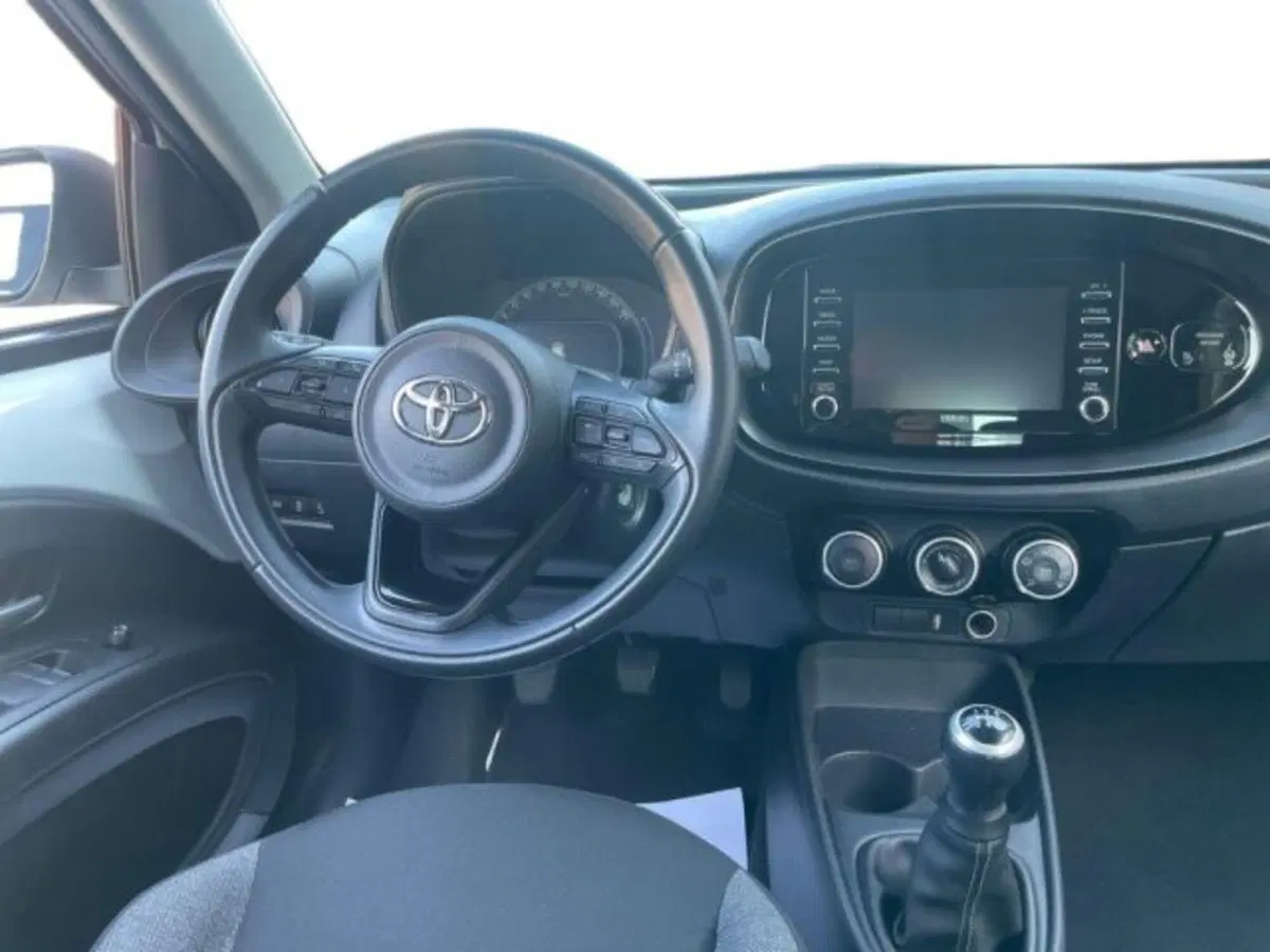 Toyota Aygo X usata a Vercelli (8)
