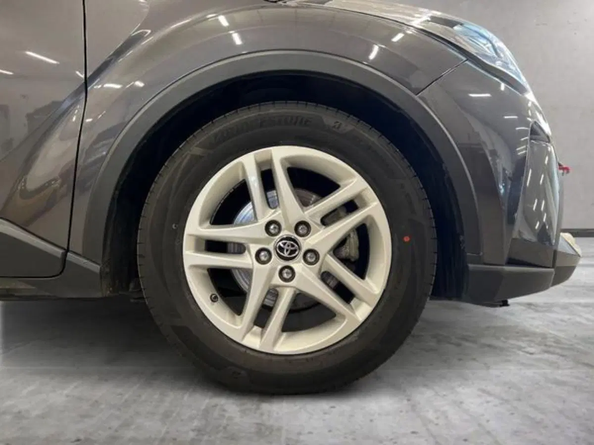 Toyota Toyota C-HR usata a Vercelli (13)