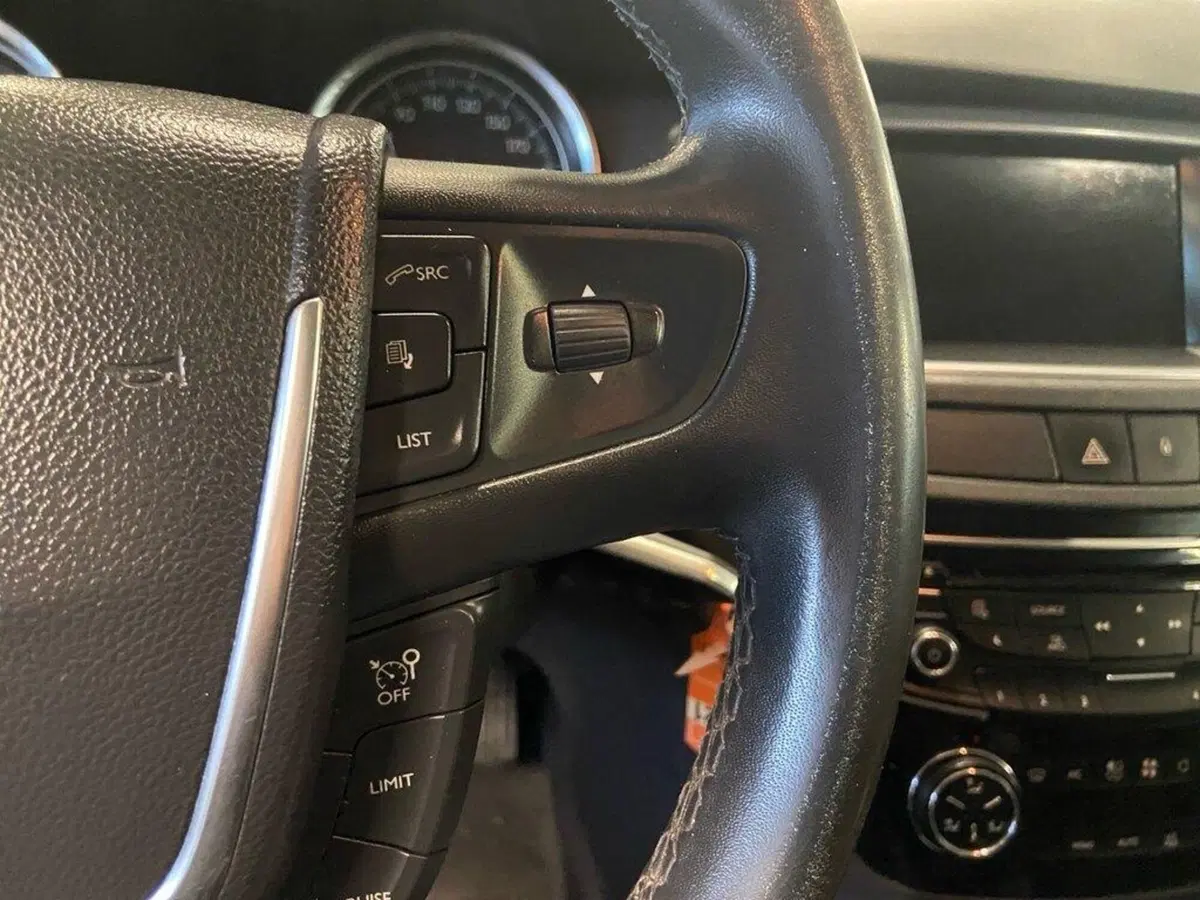 Peugeot 508 SW usata a Torino (13)