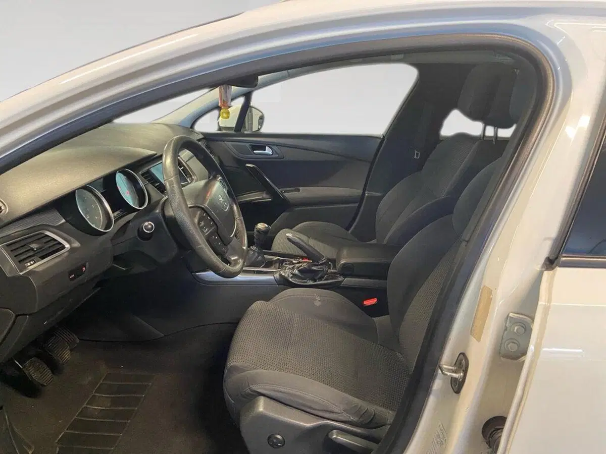 Peugeot 508 SW usata a Torino (6)