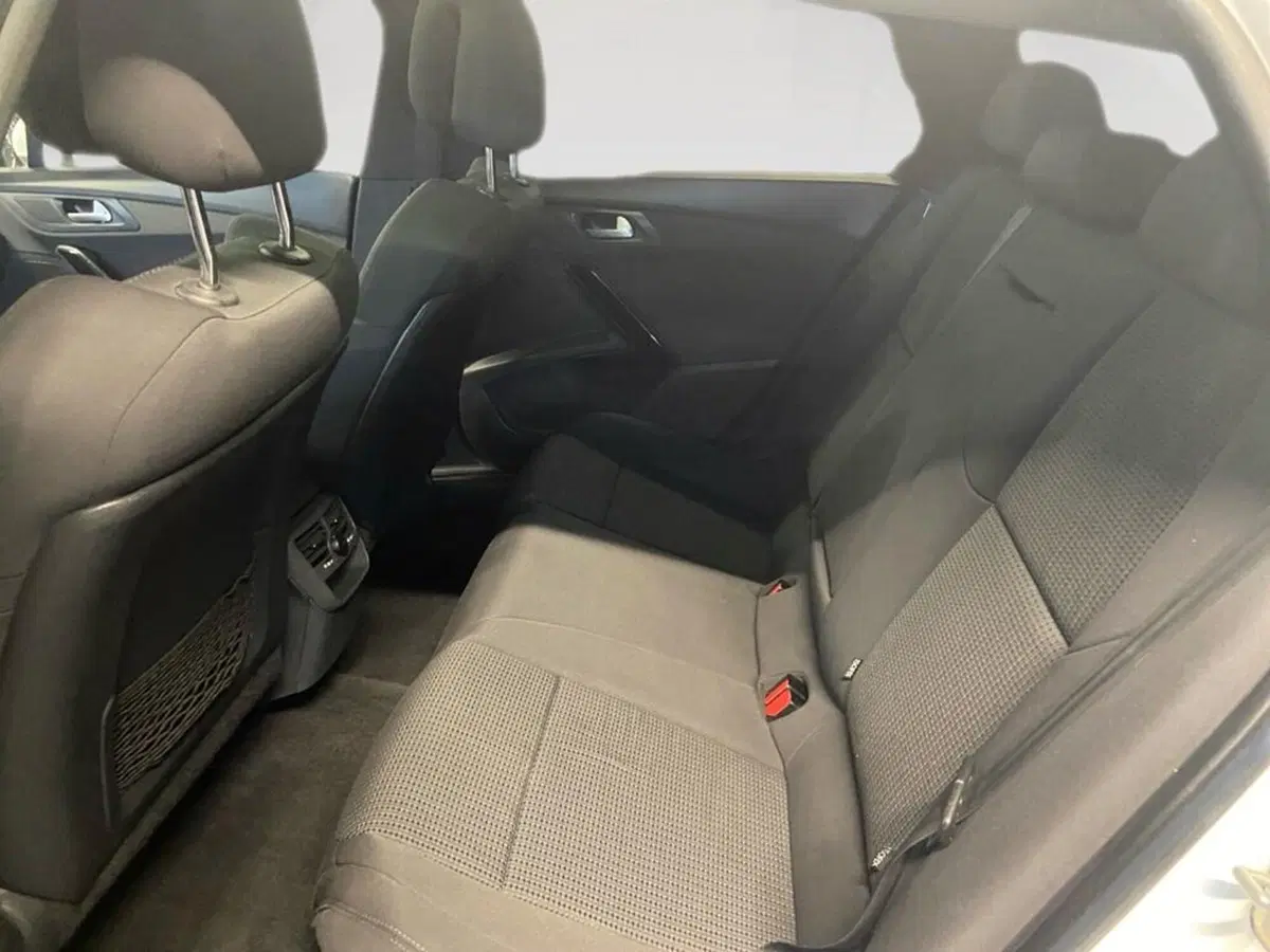 Peugeot 508 SW usata a Torino (7)