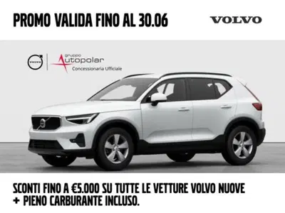 Volvo XC40 2.0 b3 Essential auto nuova a Conegliano