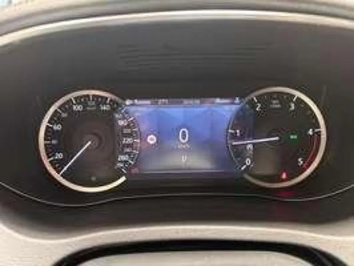 Jaguar E-Pace usata a Varese (12)