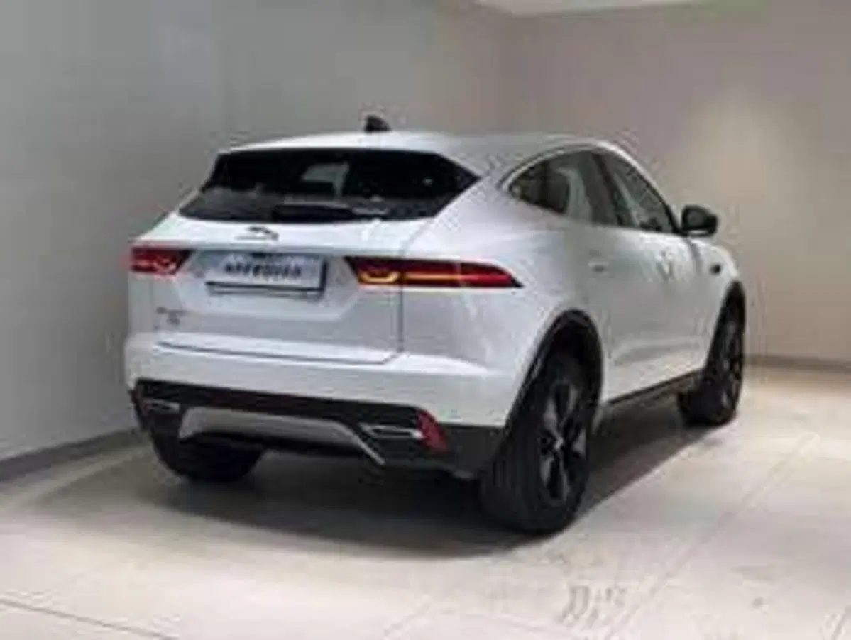 Jaguar E-Pace usata a Varese (2)