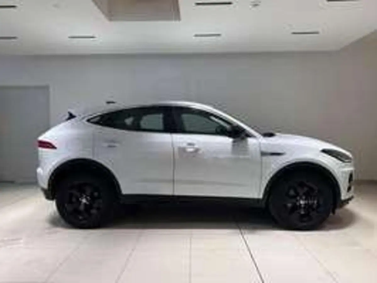 Jaguar E-Pace usata a Varese (6)