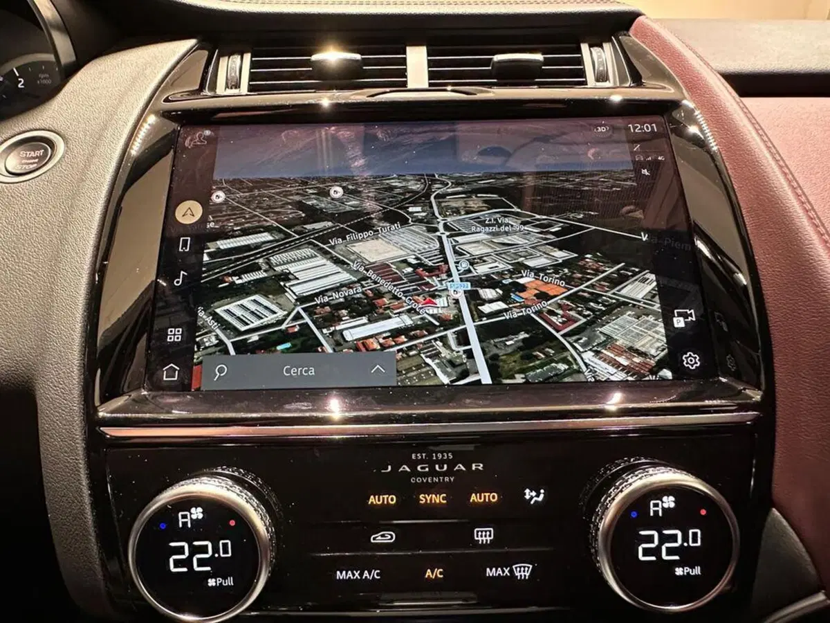 Jaguar E-Pace usata a Varese (10)