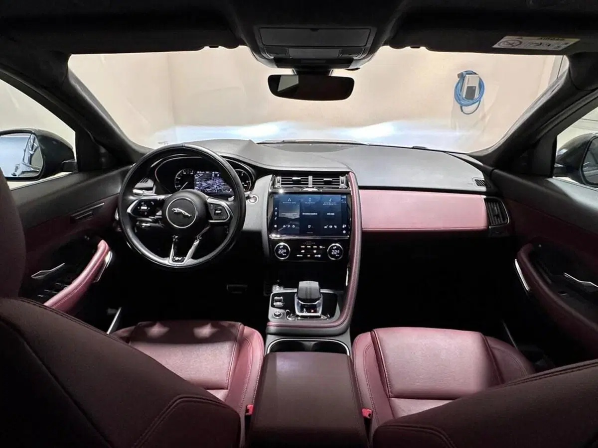 Jaguar E-Pace usata a Varese (4)