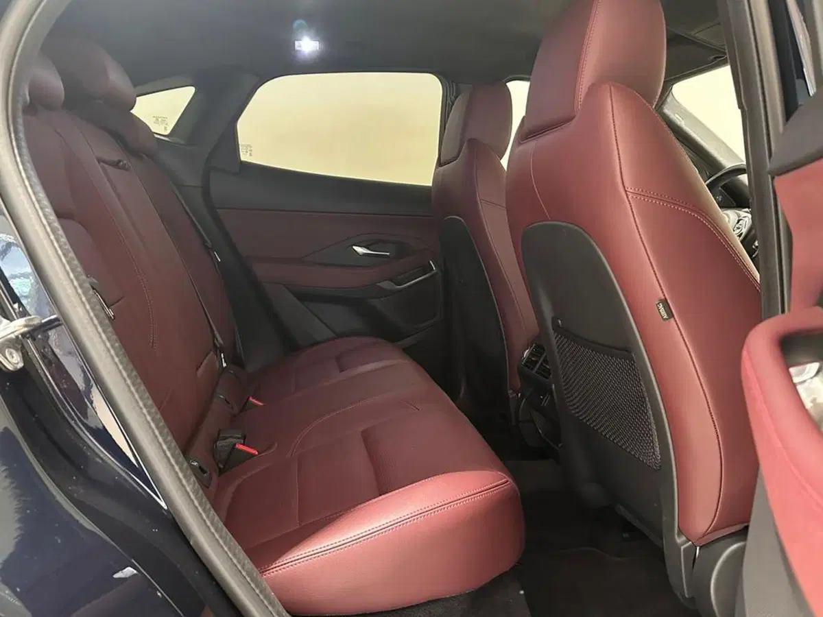 Jaguar E-Pace usata a Varese (5)