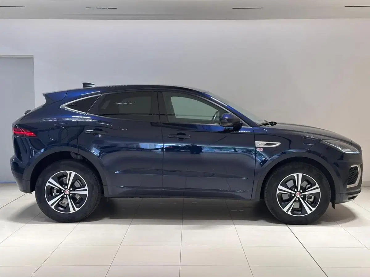Jaguar E-Pace usata a Varese (7)