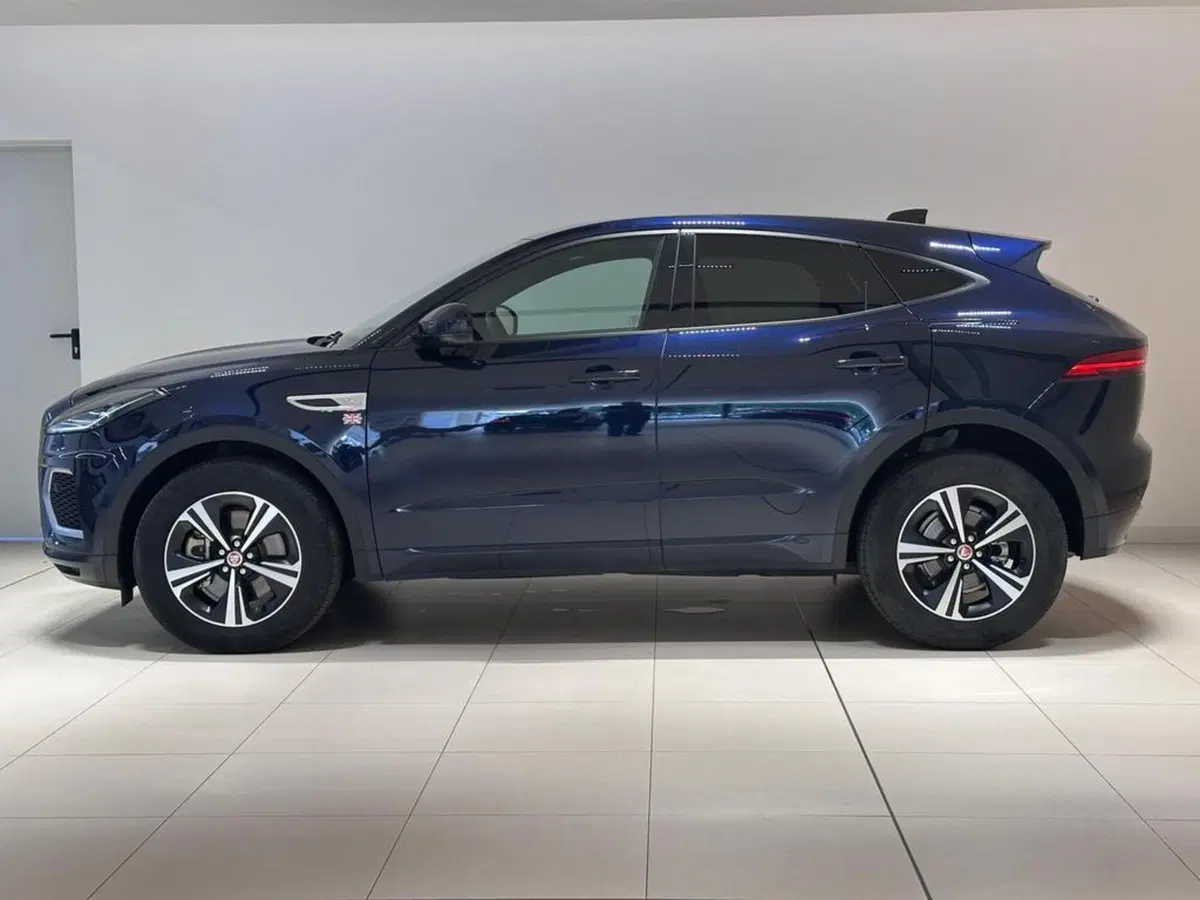 Jaguar E-Pace usata a Varese (8)
