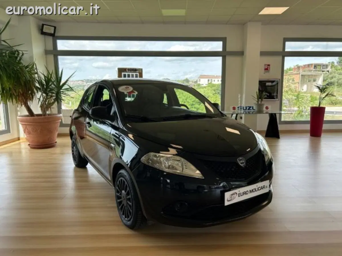 Lancia Ypsilon usata a Campobasso (2)