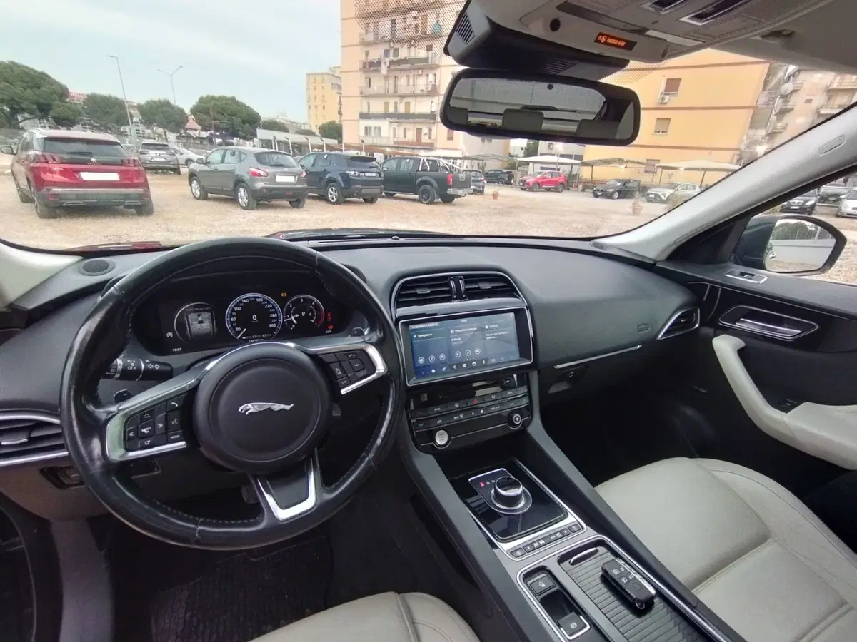 Jaguar F-Pace usata a Palermo (7)