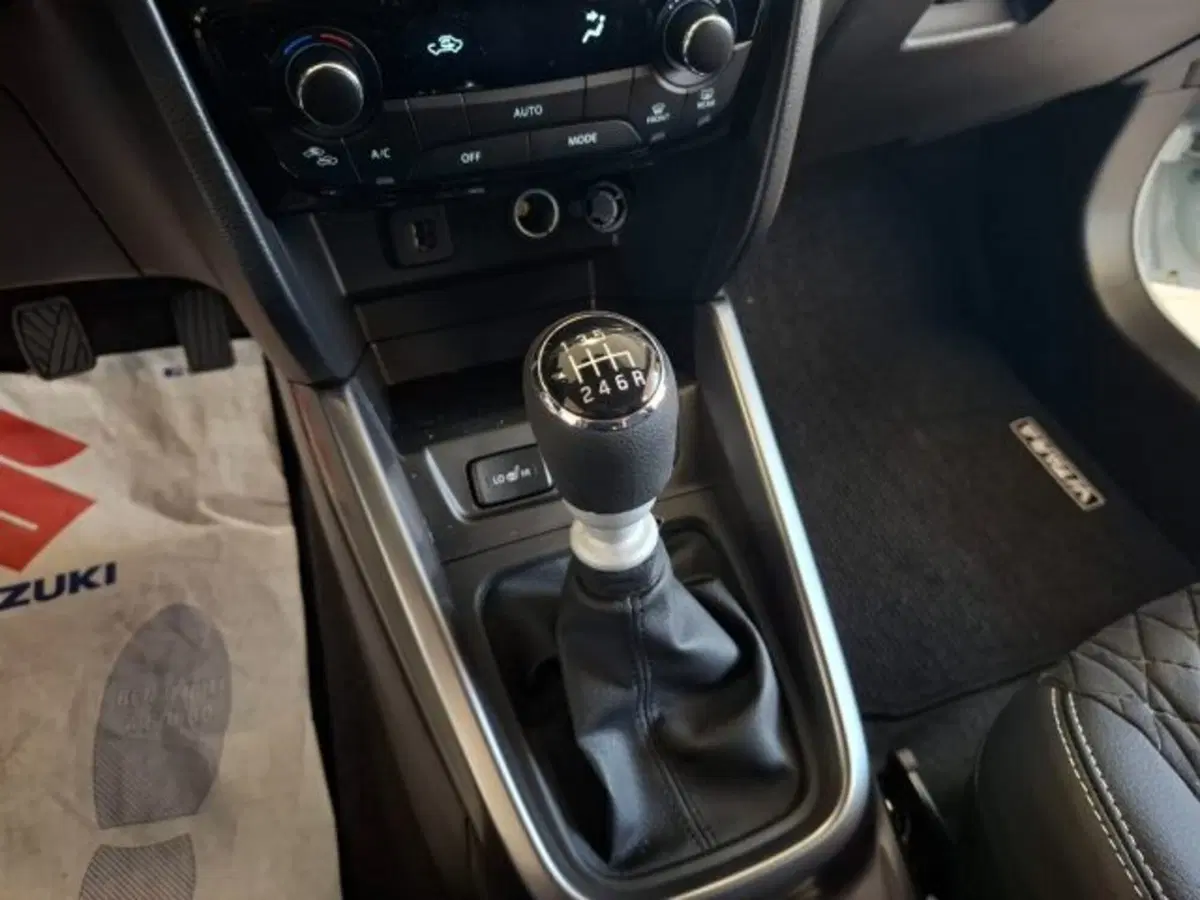 Suzuki Vitara nuova a Reggio Emilia (11)
