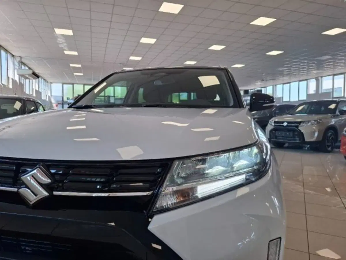 Suzuki Vitara nuova a Reggio Emilia (18)