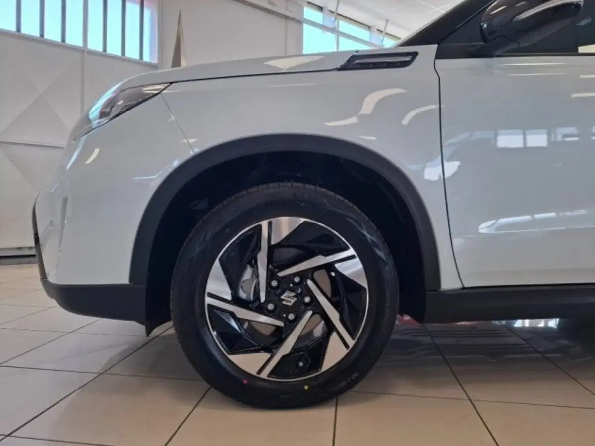 Suzuki Vitara nuova a Reggio Emilia (20)